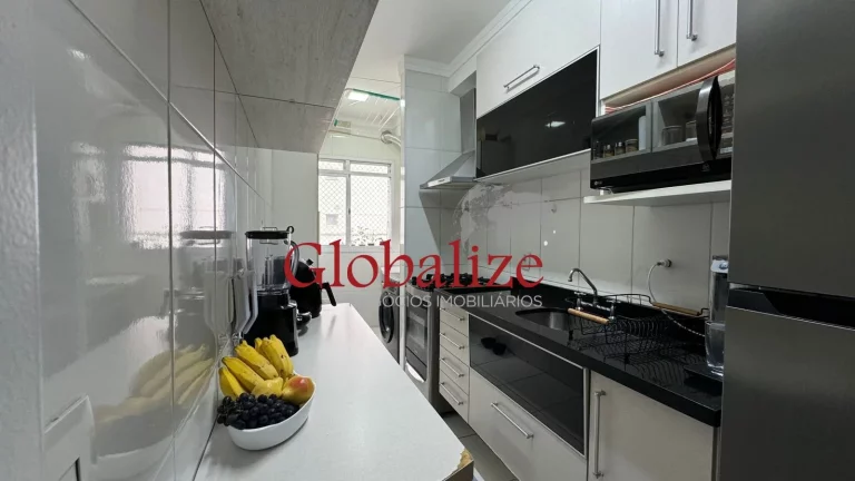 Imagem Apartamento mobiliado com varanda de 84 metros 1 suite 2 dormitórios 1 vaga coletiva suficiente localizado no Marapé Santos R$835.000,00