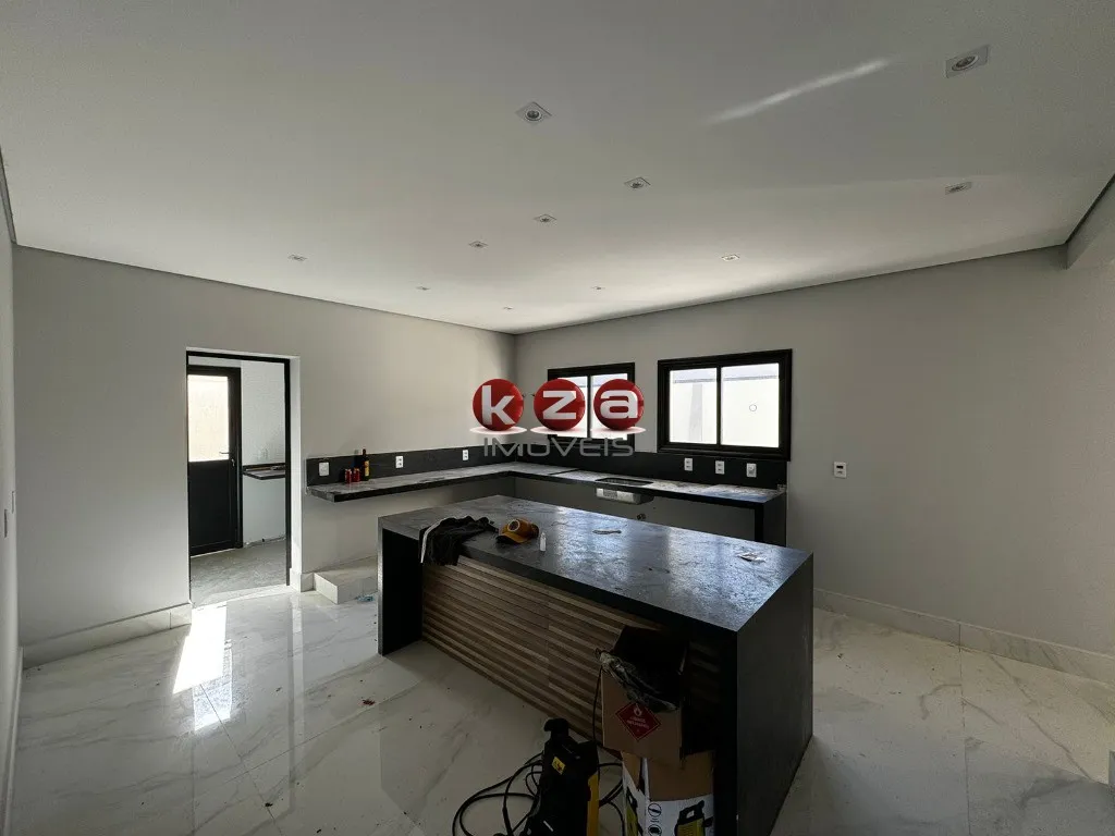 Imagem Casa de luxo para venda e locação em condomínio exclusivo de Valinhos-SP: 4 suítes, 3 salas, 6 banheiros, 4 vagas de garagem, 483m².