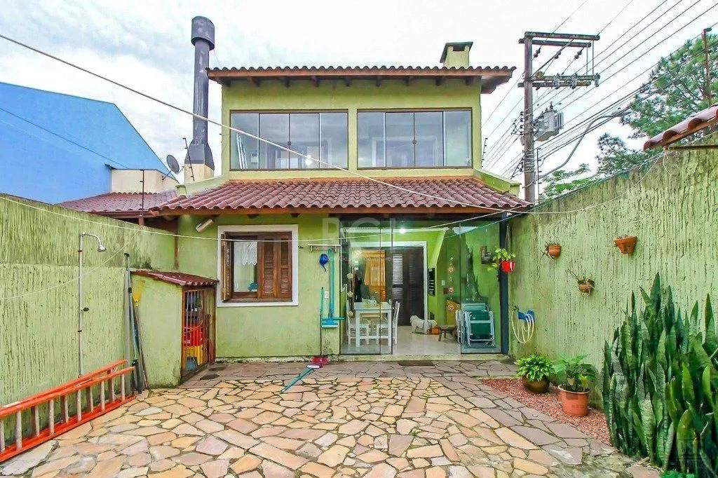 Imagem Casa para Venda - 167m², 3 dormitórios, sendo 1 suites, 7 vagas - Hípica