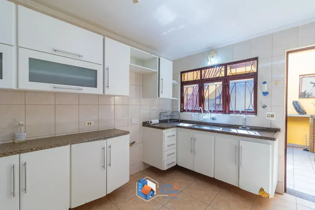 Imagem Sobrado para venda em Vila Romero com 3 quartos, sendo 1 suíte, 177m²