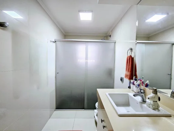 Imagem Apartamento no Bairro Itaim Bibi com 3 Quartos sendo 1 Suíte, 4 Banheiros, 1 Vaga de Garagem.