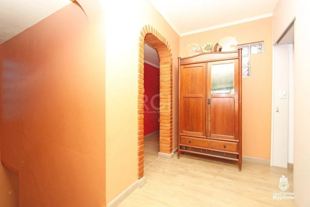 Imagem Casa para Venda - 500m², 5 dormitórios, sendo 2 suites, 5 vagas - Menino Deus