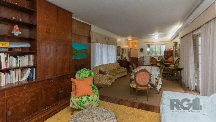 Imagem Casa, 1873 M² para Comprar com 4 Dormitórios e 6 Vagas Estacionamento