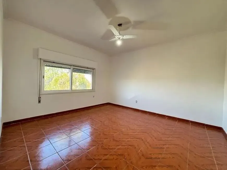 Imagem Casa para venda no bairro Medianeira | 3 dormitórios | Pátio amplo | Espaço gourmet | 298m² | Porto Alegre