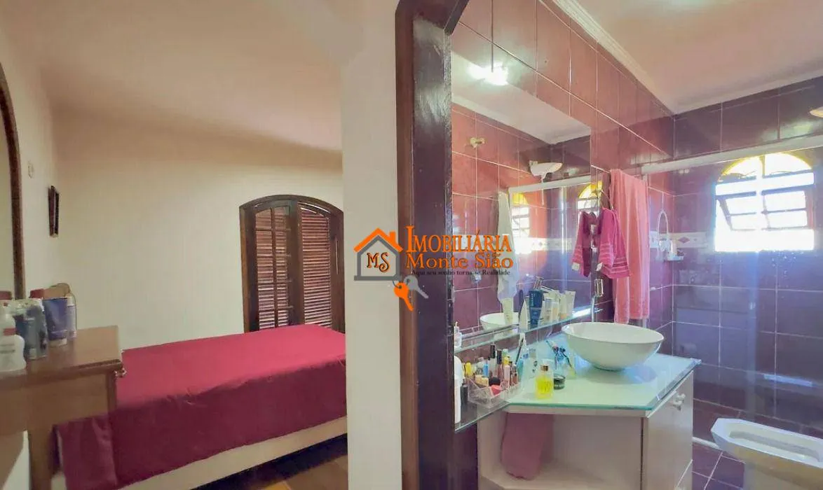 Imagem Sobrado com 3 dormitórios à venda, 200 m² por R$ 695.000,00 - Gopoúva - Guarulhos/SP