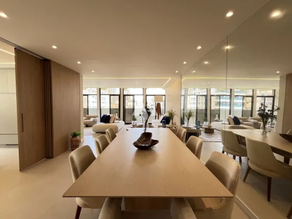 Imagem Apartamento Alto Padrão à venda com 3 suítes e Vista Parcial para o Mar no Boqueirão em Santos/SP
