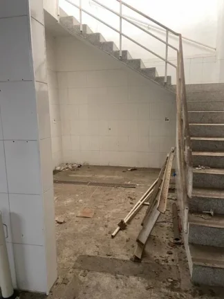 Imagem Alugo 2 Salões Comercial em Santo André. Vila Valparaiso