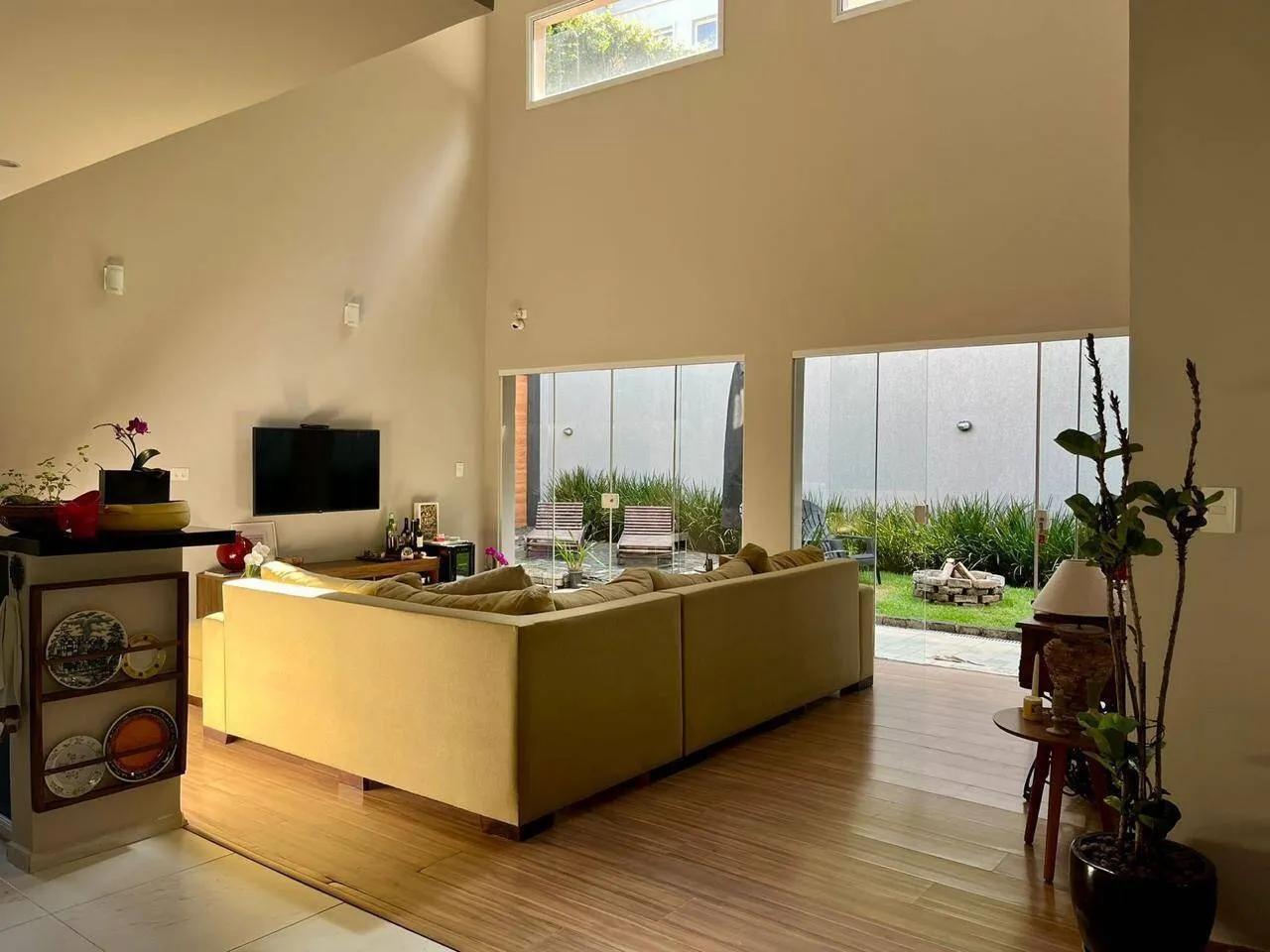 Imagem Oportunidade: Linda Casa no Parque Sinai em Santana de Parnaíba