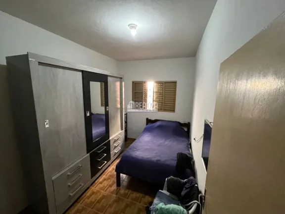 Imagem Casa à venda no bairro Lourdes - Uberaba: 3 dormitórios, suíte, quintal e mais!
