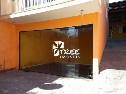 Imagem VENDA DE SOBRADO NO ARUJAMÉRICA, EM ARUJÁ/SP, 320m² com 3 quartos, suíte, lavanderia, salão e 05 vagas, sendo 02 cobertas. CONSULTE-NOS.