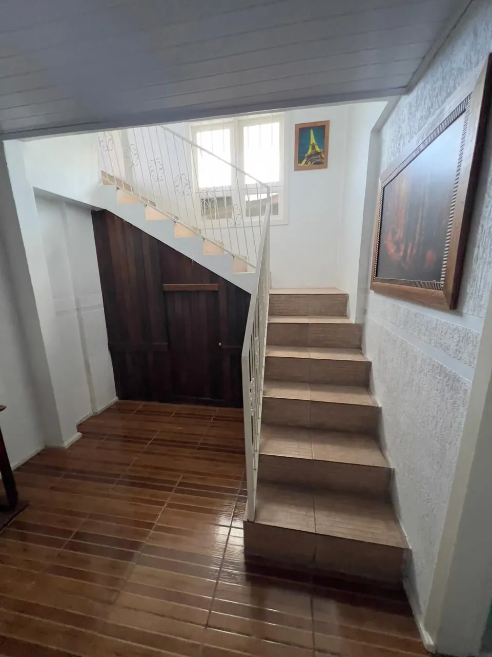 Imagem Ampla casa no Bairro Restinga 4 Dormitórios sendo um suíte