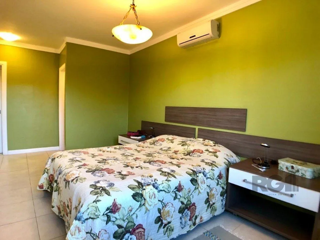 Imagem EM ATLÂNTIDA, CASA COM 1140m², 320 m² DE ÁREA PRIVADA, 3 DORMS (1 SUÍTE)