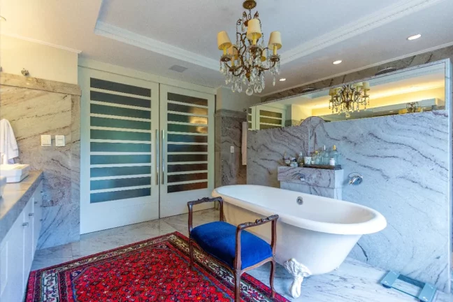 Imagem Casa em Condomínio para venda no bairro Três Figueiras em Porto Alegre