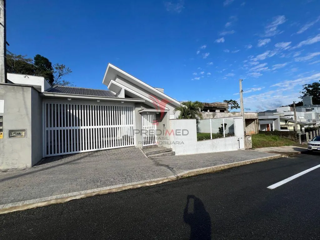 Casa Alto Padrão Localizada no Bairro Amizade. Aceita imóvel de menor valor em Rua José Scheuer - Amizade, Jaraguá Do Sul - SC