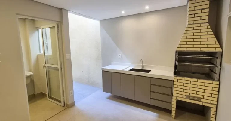 Imagem ÁTIMA ÁREA PRIVATIVA, REFORMADA COM 04 QUARTOS, 04 VAGAS NO SANTO ANTÔNIO!!