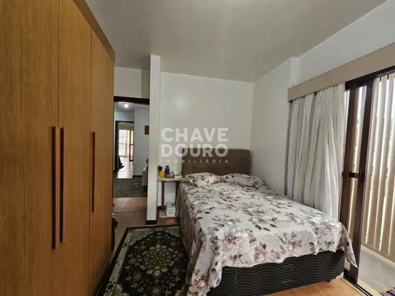 Imagem Apartamento com 4 quartos (2 suítes) 2 salas e varanda para venda em Agriões, Teresópolis RJ