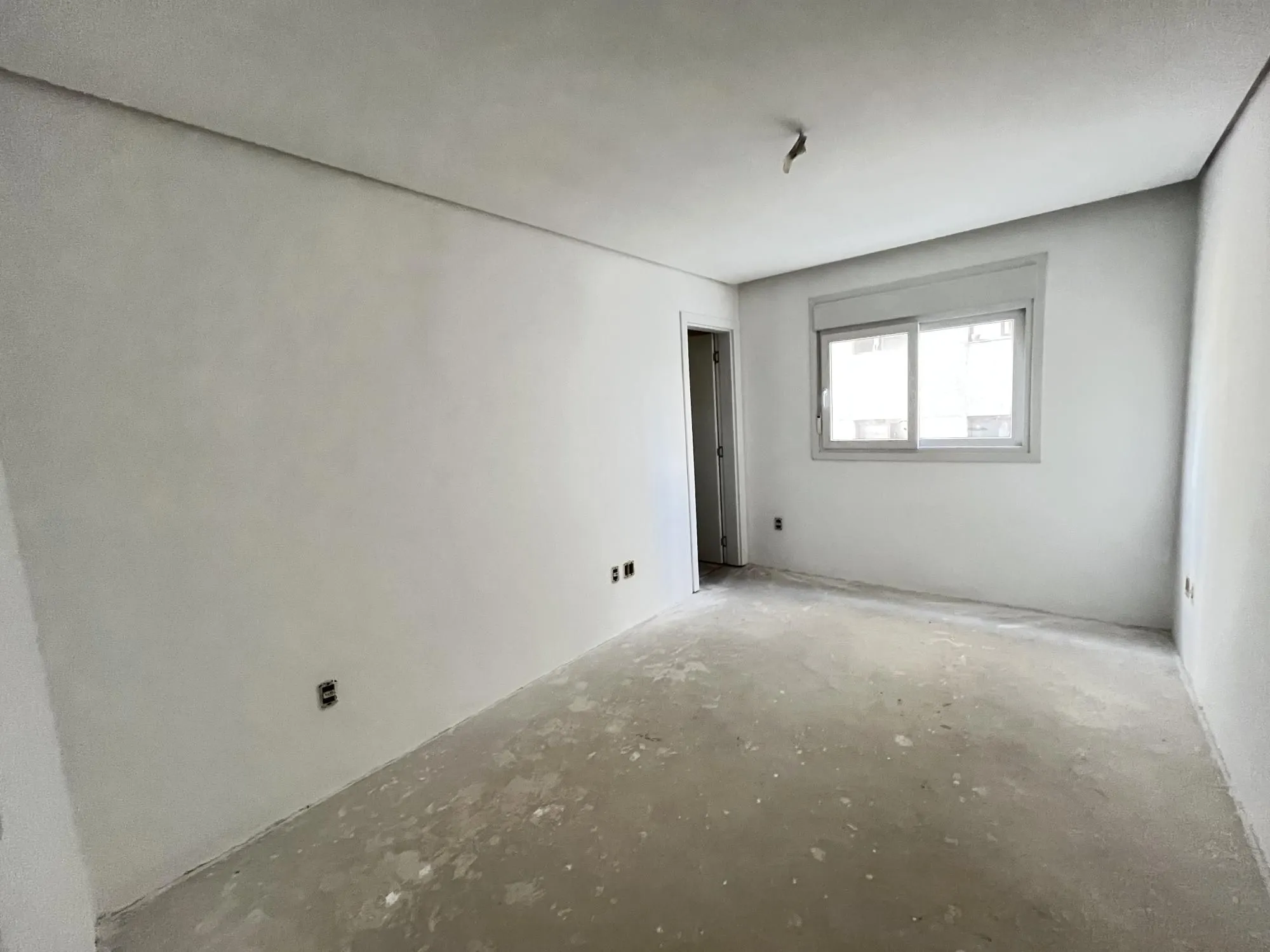 Imagem Apartamento com 3 suítes no bairro São João em Porto Alegre