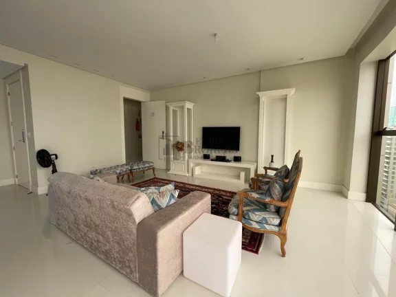 Imagem Apartamento com 3 suítes no Centro de Balneário Camboriú.