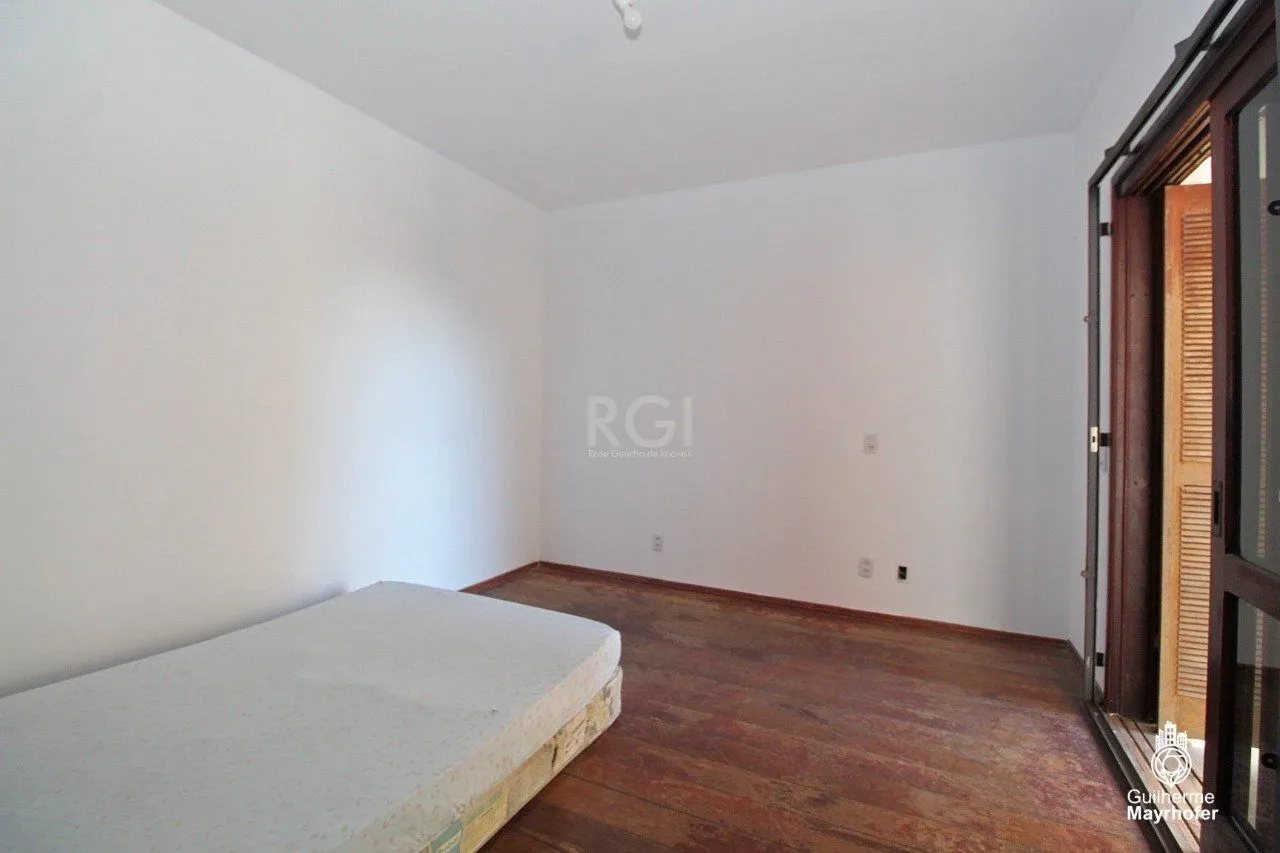 Imagem Casa para Venda - 526.64m², 4 dormitórios, sendo 2 suites, 4 vagas - Teresópolis