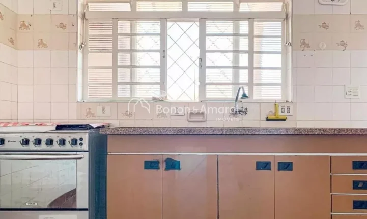 Imagem Casa grande e confotável à venda no tradicional e bem conceituado bairro Vila Nogueira, localizado...