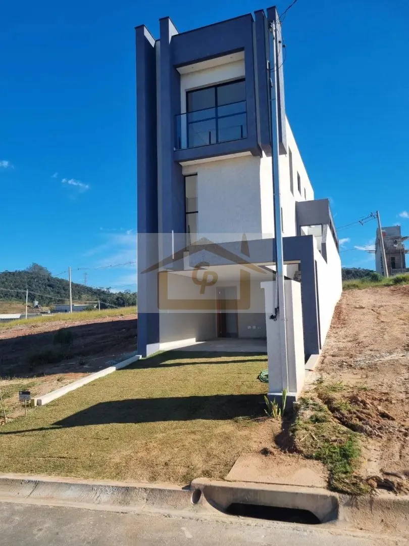 Imagem Casa com 3 quartos (um suíte), 3 vagas. Novidade na Granja Viana!