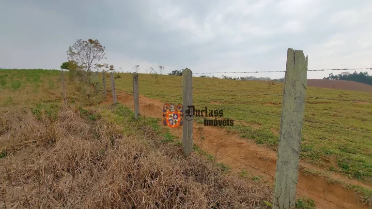 Imagem Chácara com 1 dormitório à venda, 12750 m² por R$ 750.000,00 - Toledo - Toledo/MG