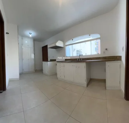 Imagem Apartamento de Luxo à Venda na Vila Madalena, São Paulo-SP - 2 Quartos, 2 Suítes, 3 Salas, 4 Banheiros, 3 Vagas, 218m²!