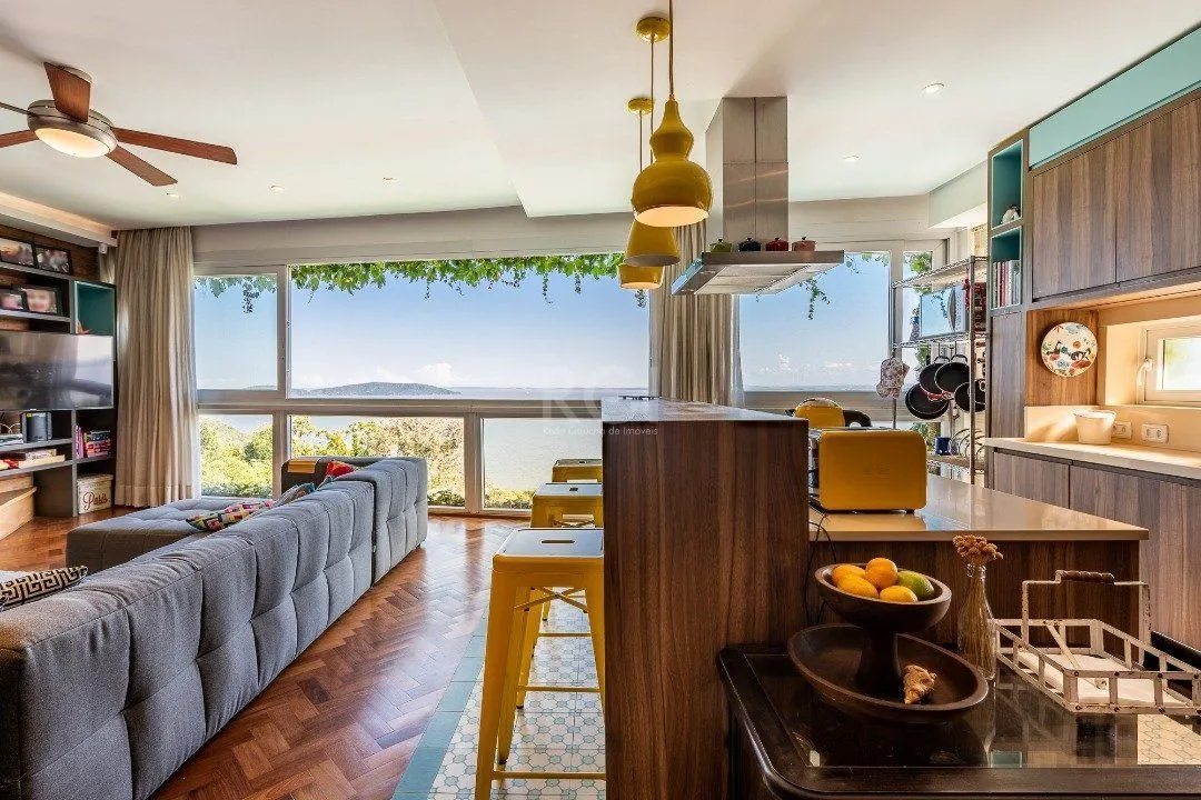 Imagem Casa para Venda - 300m², 3 dormitórios, sendo 3 suites, 2 vagas - Sétimo Céu