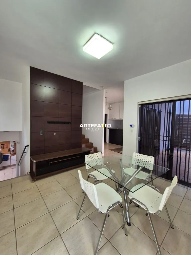 Foto do imóvel Casa com 2 dormitórios em Rua Alaíde Rodrigues Chagas