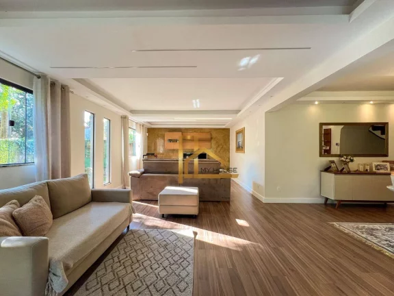 Imagem Casa com 5 quartos sendo 3 suítes perto do Clube Comay e da Feirinha do Alto de Teresópolis!