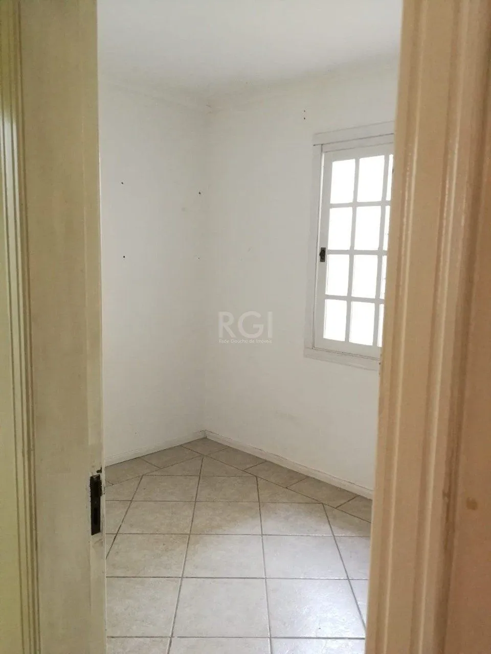 Imagem Casa para Venda - 170m², 3 dormitórios, 3 vagas - Nonoai, Porto Alegre