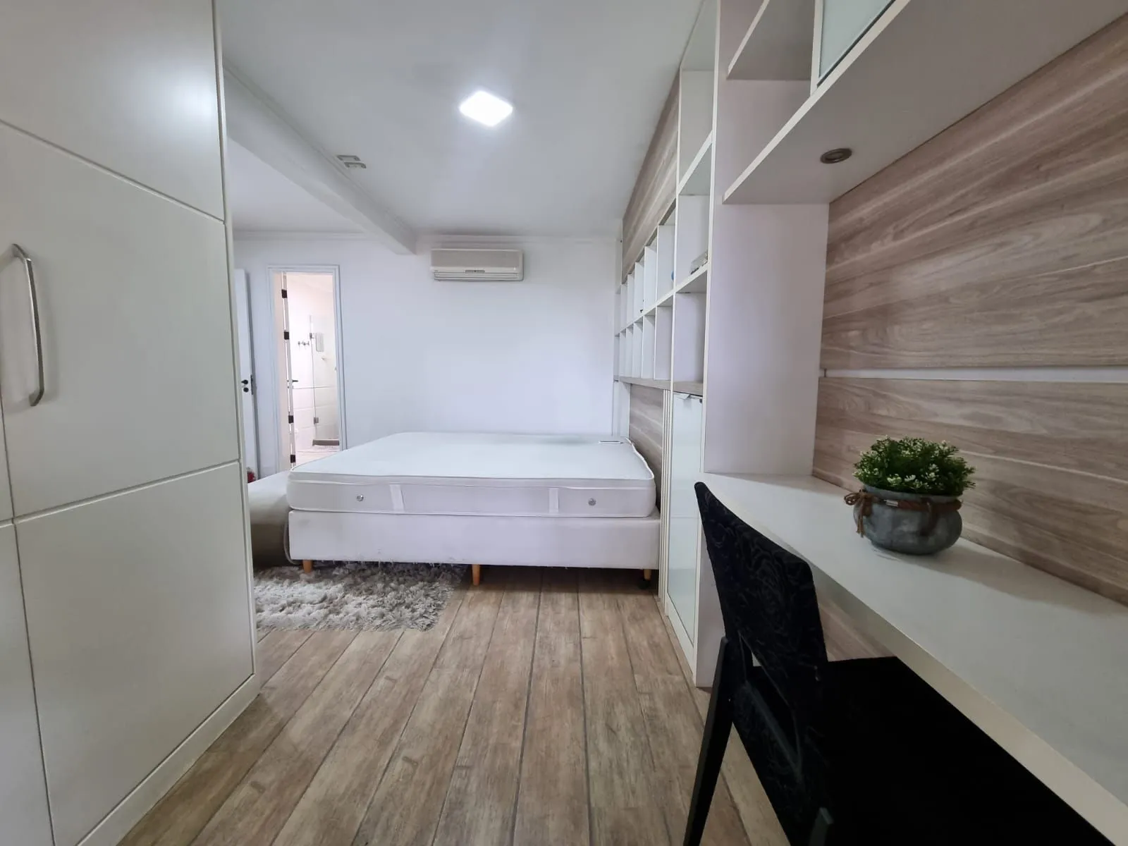 Imagem Casa em Condomínio 3 Suítes / Bairro Ipanema