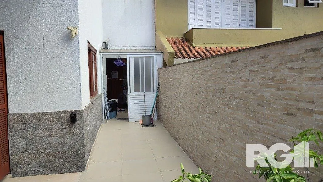 Imagem Casa com 3 dormitórios na Rua, Paulo Madureira Coelho, proximo ao novo Cesto, Morro Santana