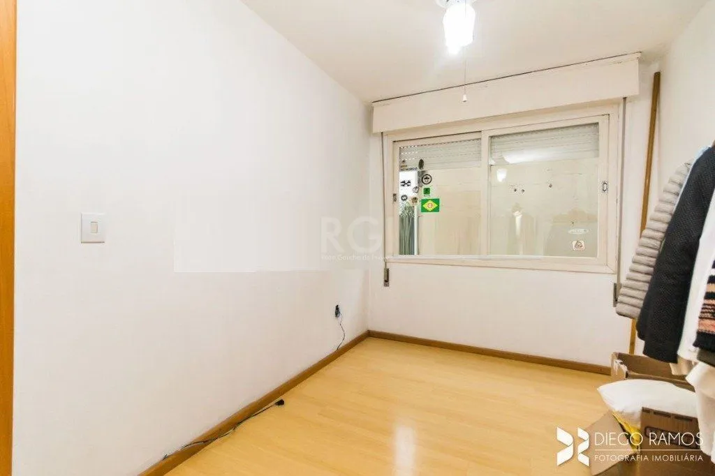 Imagem Apartamento para Venda - 79m², 2 dormitórios, 1 vaga - Partenon