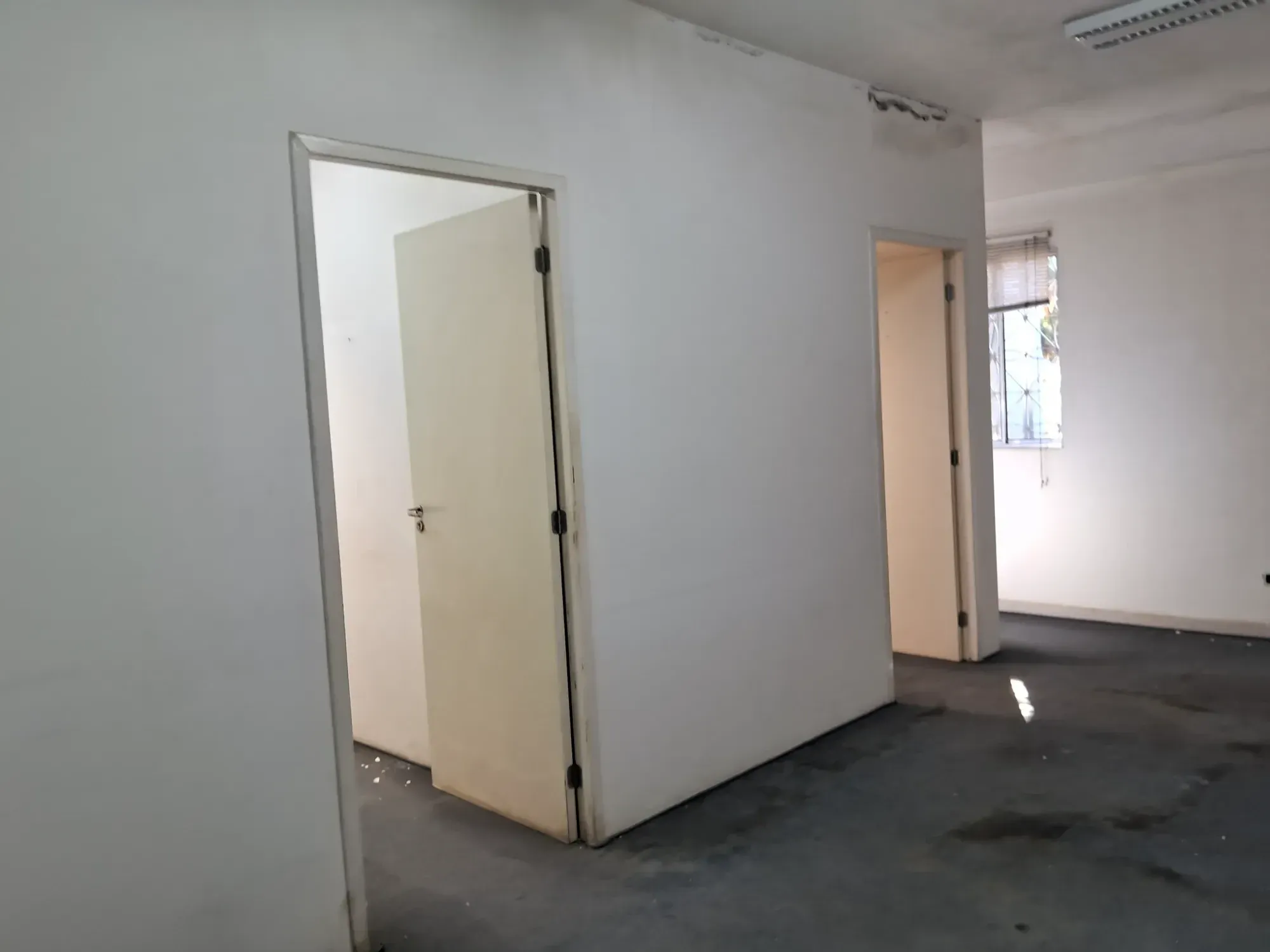 Imagem Galpão para Alugar, 242 m² em Vila Anastácio - São Paulo