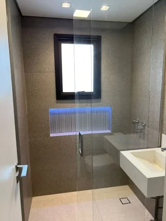 Imagem Apartamento de luxo no Morumbi: 4 quartos, 2 suítes, 3 banheiros, 5 vagas de garagem, 200m² - São Paulo-SP.
