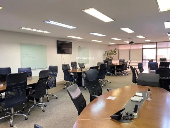 Imagem Prédio Monousuário com 615m² para locação no RJ.
