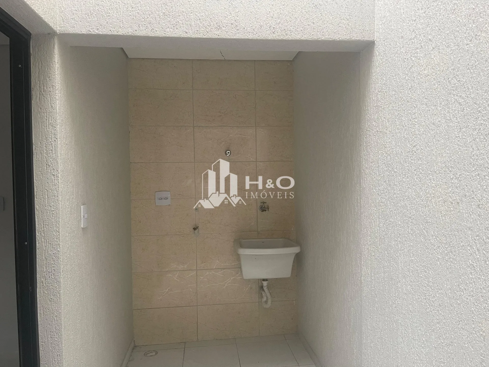 Imagem Oportunidade. Sobrado à Venda em São Miguel Paulista - 2 Suítes, Sacada, Financiamento pelo Minha Casa Minha Vida