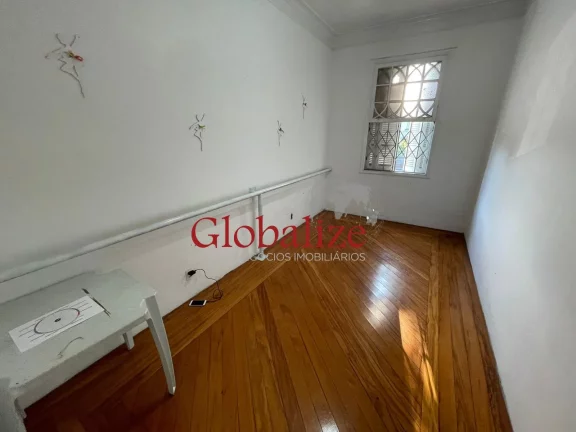Imagem Sobrado à venda com 3 dormitórios e 3 vagas no bairro da Vila Belmiro em Santos por R$ 1.177.000,00