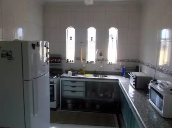 Imagem BELO SOBRADO LADO LINHA COM 4 SUITES