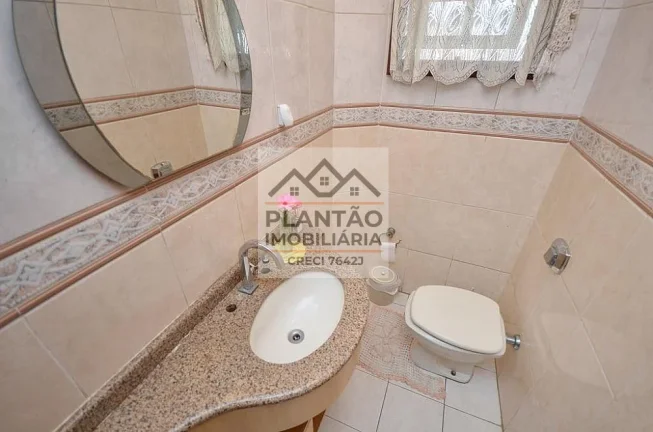 Imagem Casa Triplex a Venda no bairro Pinheirinho - Curitiba, PR