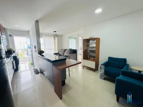 Foto do imóvel Apartamento Zona Central para Venda em Camboriú, CENTRO, 2 dormitórios, 1 suíte, 2 banheiros, 2 vagas em Rua Porto Alegre