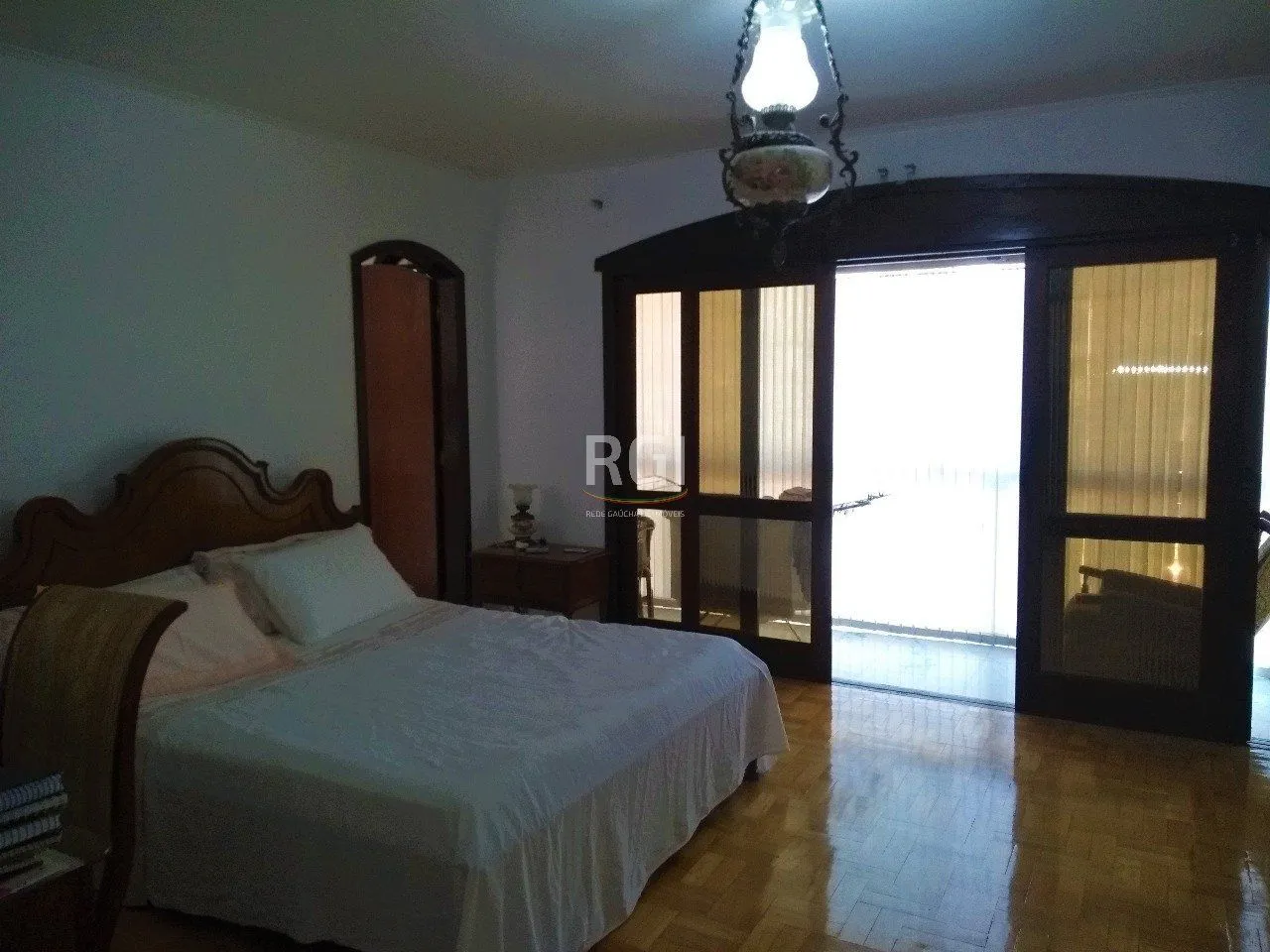 Imagem Casa para Venda - 175m², 4 dormitórios, sendo 2 suites, 2 vagas - Santa Cecília