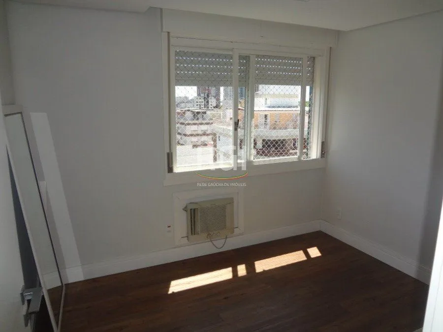 Imagem Cobertura para Venda - 267m², 3 dormitórios, sendo 1 suites, 2 vagas - Menino Deus