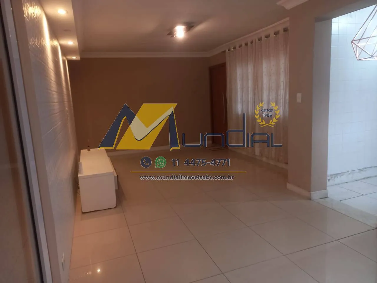 Imagem Casa para Alugar com 148m², 3 dormitórios sendo 2 suítes, churrasqueira, 2 vagas.