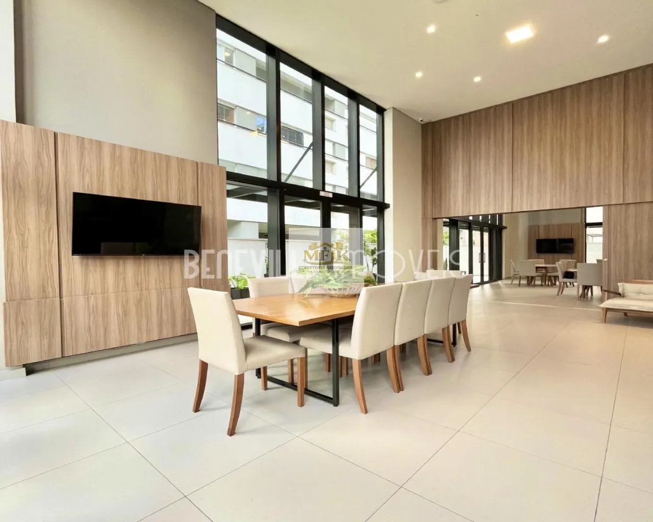 Imagem Apartamento com 2 quartos à venda no Centro de Curitiba