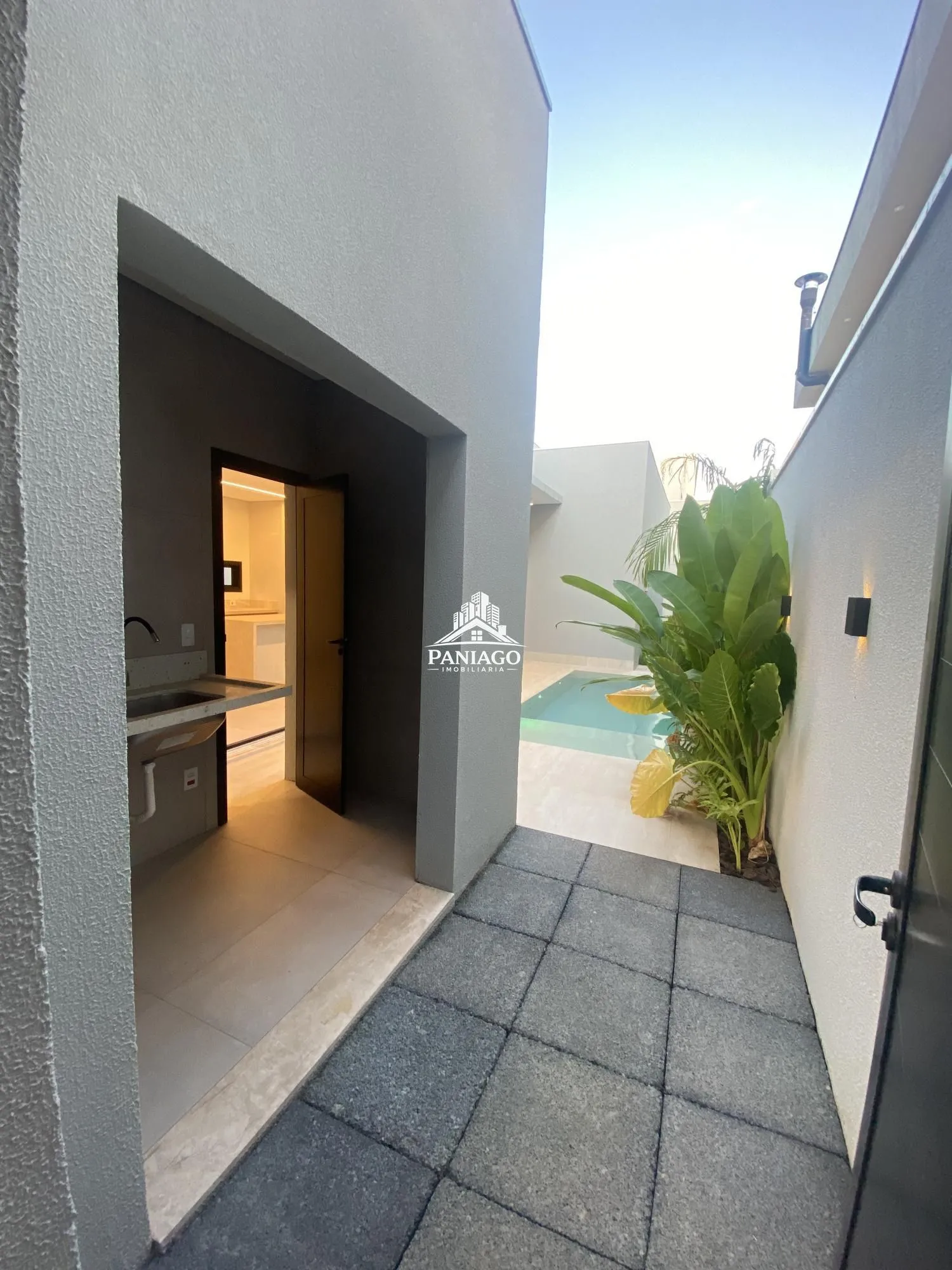 Imagem Casa Térrea no Belvedere 3 Suítes Piscina Aquecida Energia Solar R$ 1.790.000