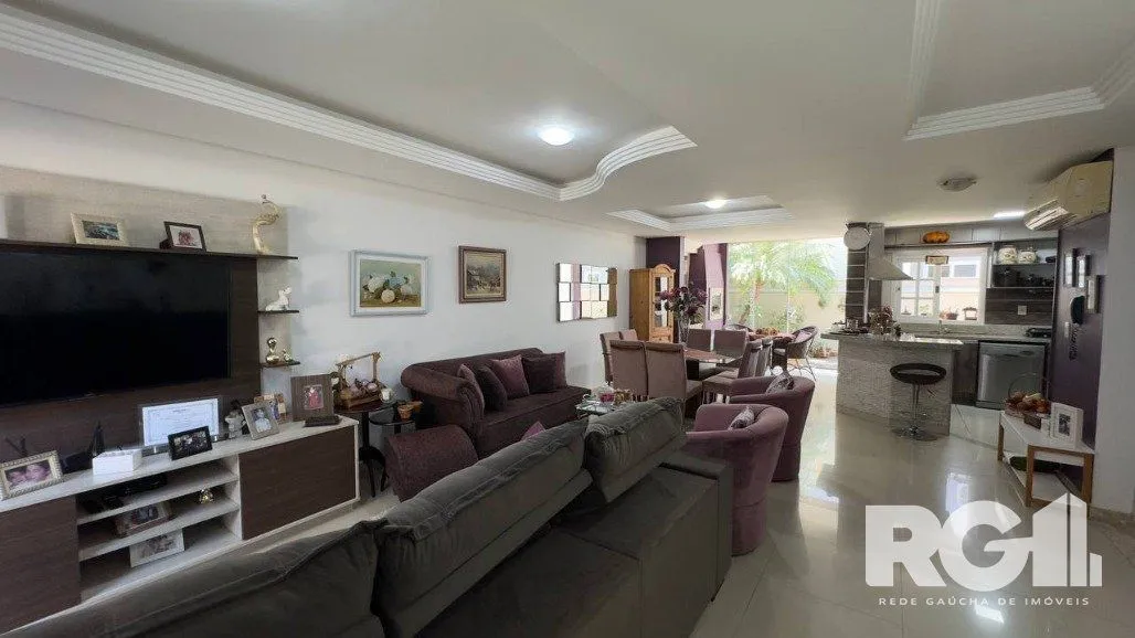 Imagem Casa com 5 Quartos 240m² privativos no Condomínio Parque Iguaçu. Bairro Ecoville