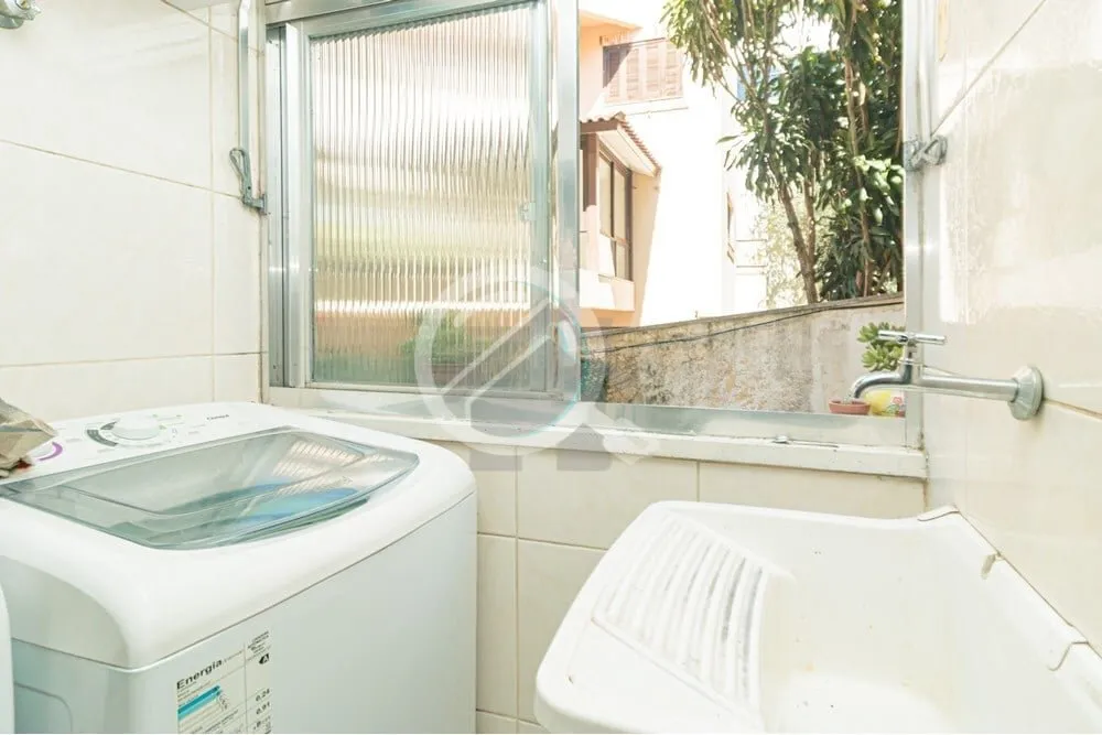 Imagem Ótima oportunidade para investir em um apartamento no Menino Deus, Porto Alegre! À venda por um pr...