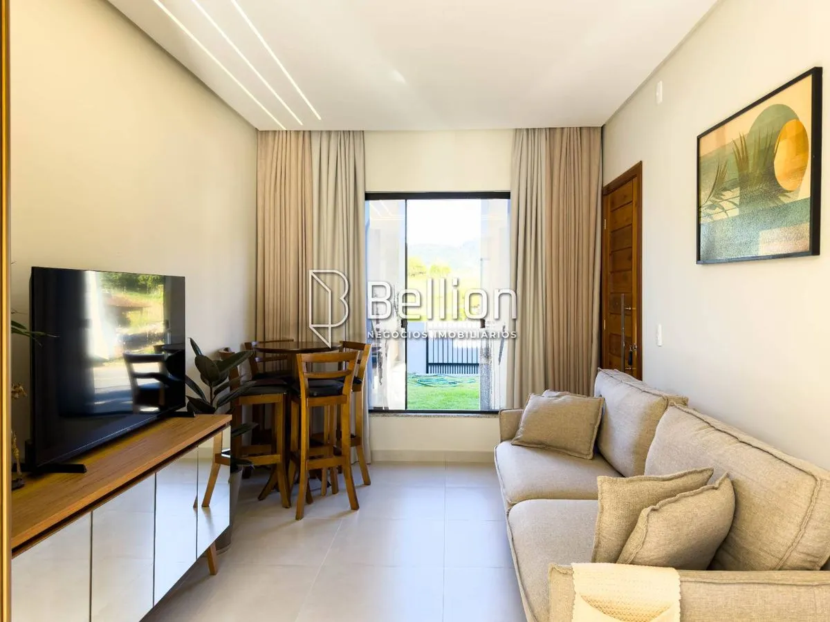 Imagem Casa ao Lado da Praça do Jeep Clube no Bairro Warnow, Indaial